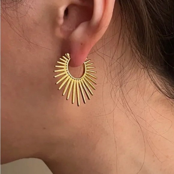 Anthropologie Irregular Gold Fan Hoops - Picture 5 of 13